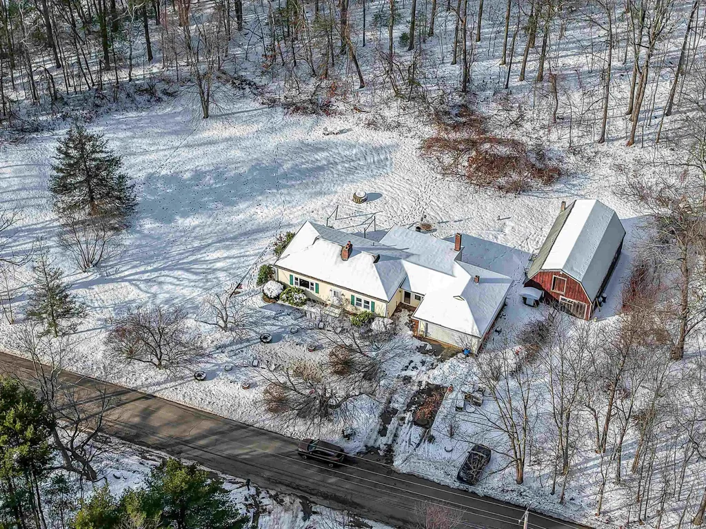 52 Whittier Street Newton NH 03858