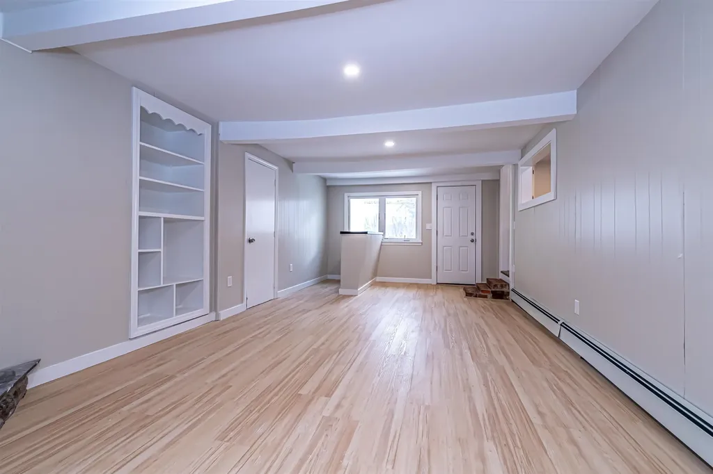 52 Whittier Street Newton NH 03858