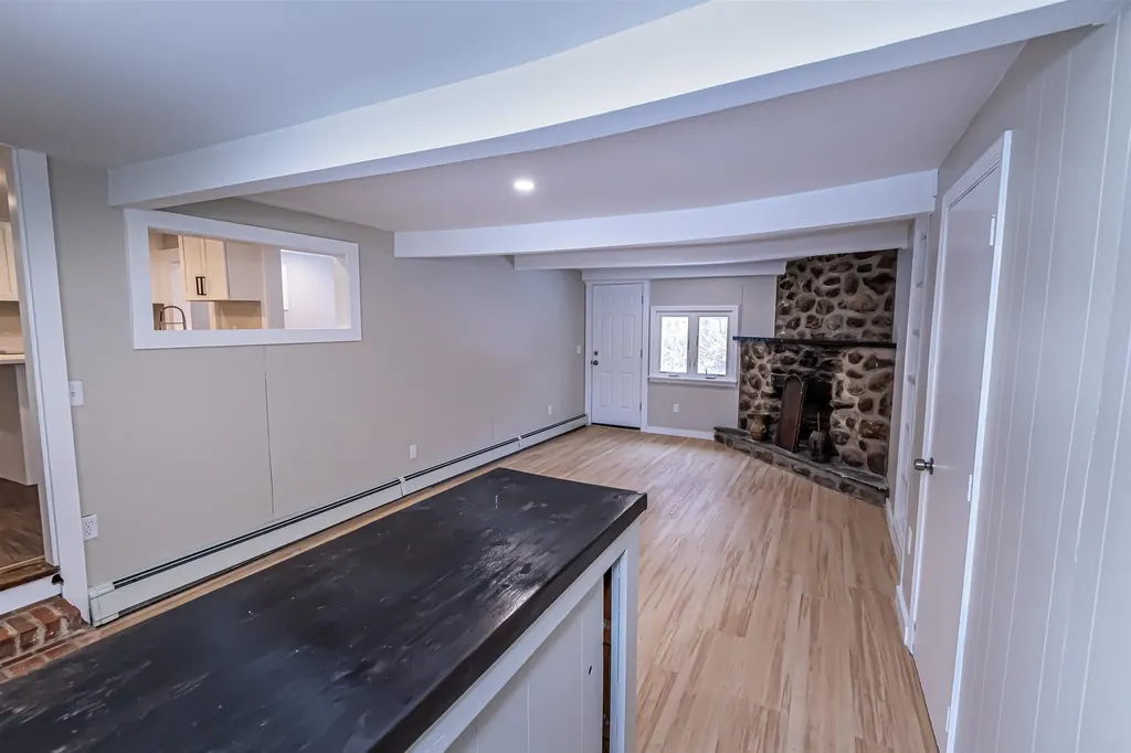 52 Whittier Street Newton NH 03858