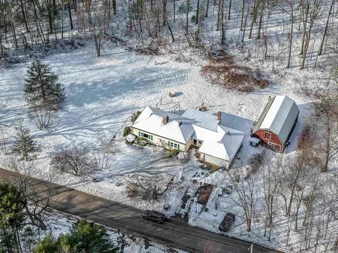 52 Whittier Street Newton NH 03858