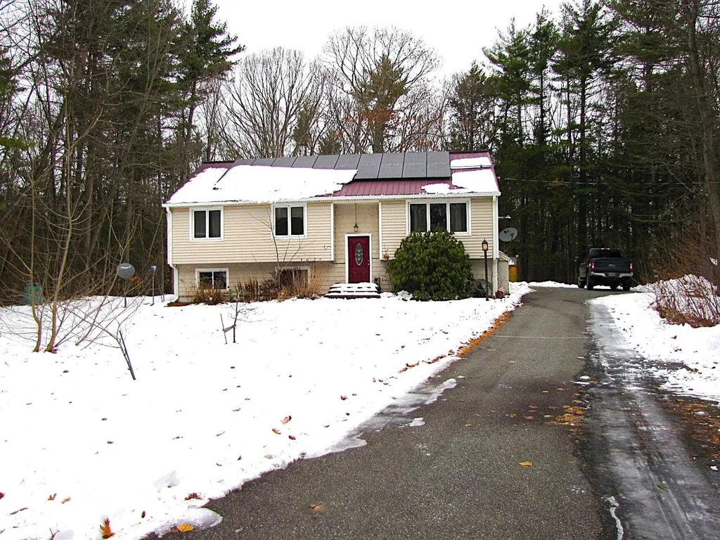 14 Country Acres Road Sandown NH 03873