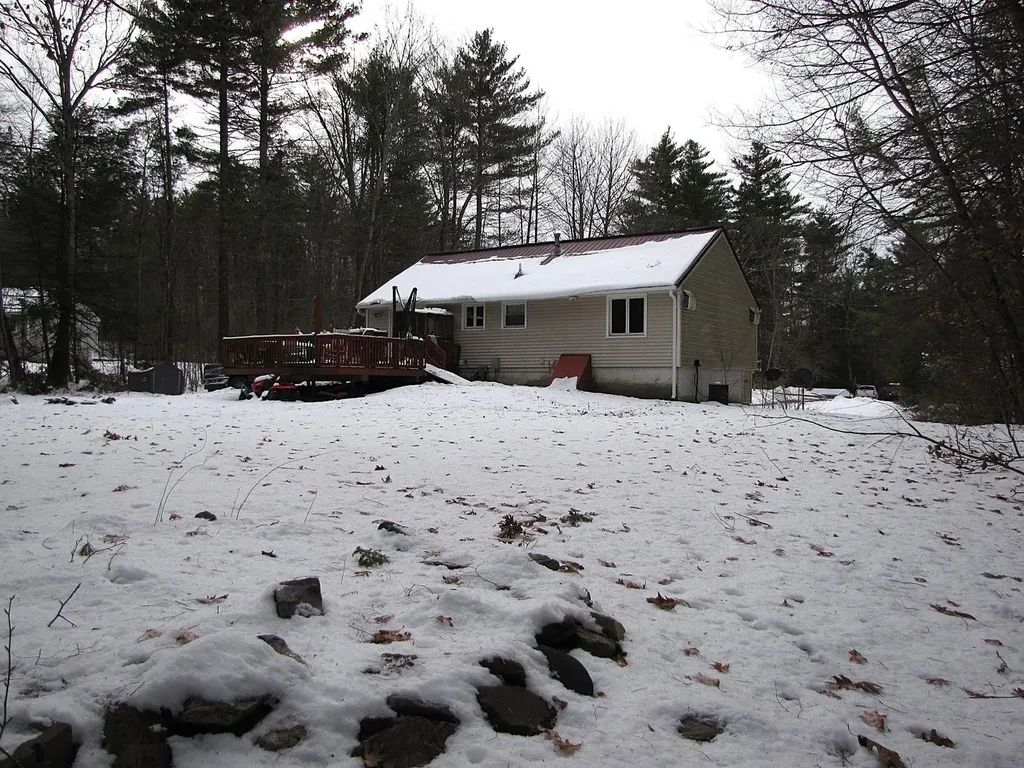 14 Country Acres Road Sandown NH 03873