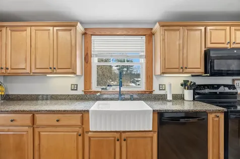 46 Noyes Road Londonderry NH 03053