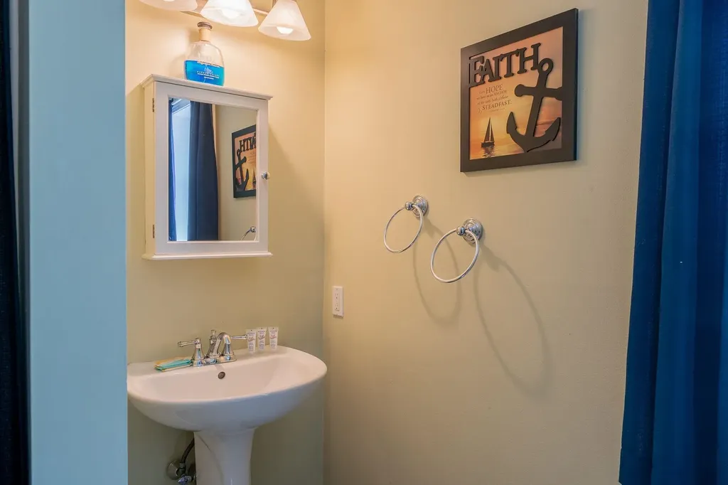 2 Alex Court Somersworth NH 03878