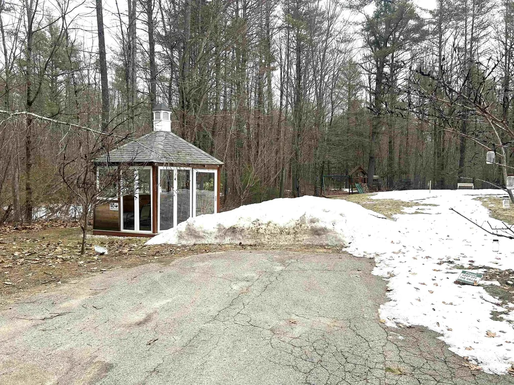2 Alex Court Somersworth NH 03878