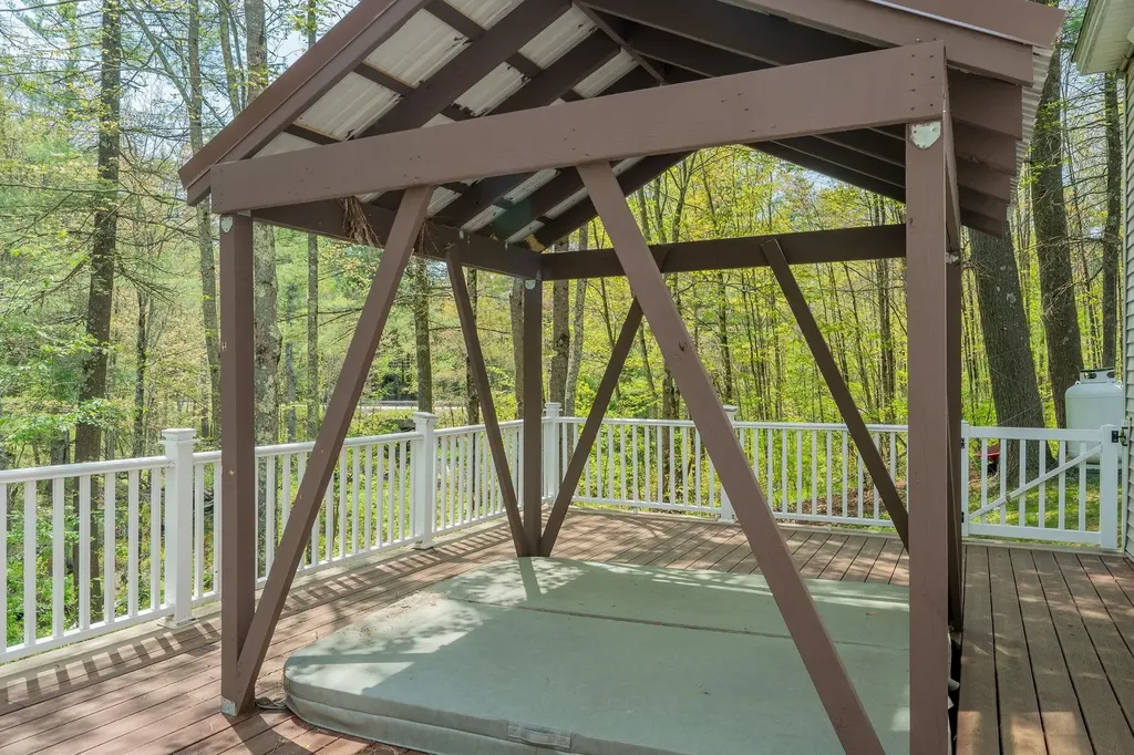 2 Alex Court Somersworth NH 03878