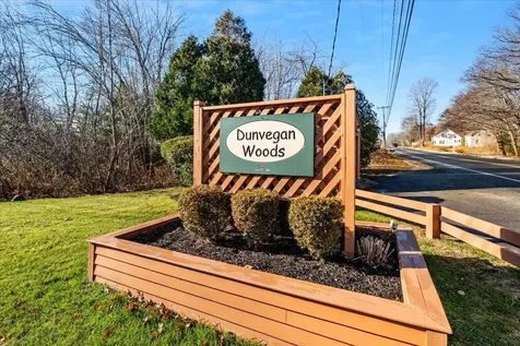 27 Dunvegan Woods Drive Hampton NH 03842