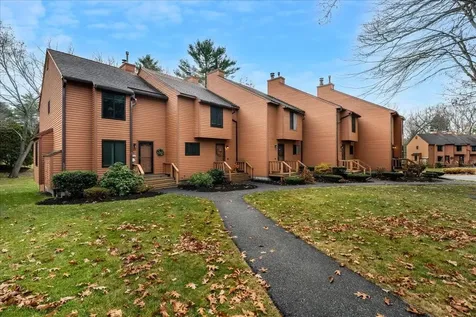 27 Dunvegan Woods Drive Hampton NH 03842