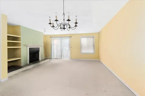 27 Dunvegan Woods Drive Hampton NH 03842