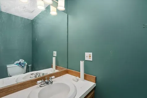 27 Dunvegan Woods Drive Hampton NH 03842