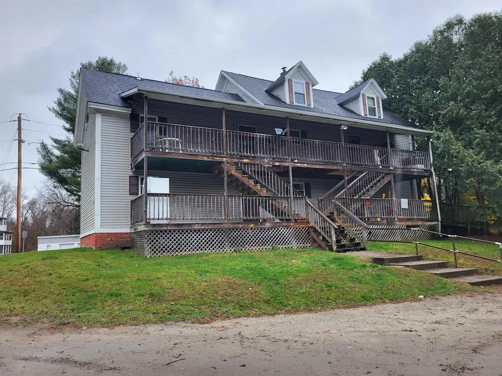 129 Elm Street St. Johnsbury VT 05819