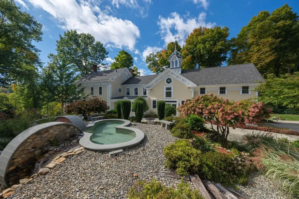 11 Cream Pot Hill Road Hinsdale NH 03451