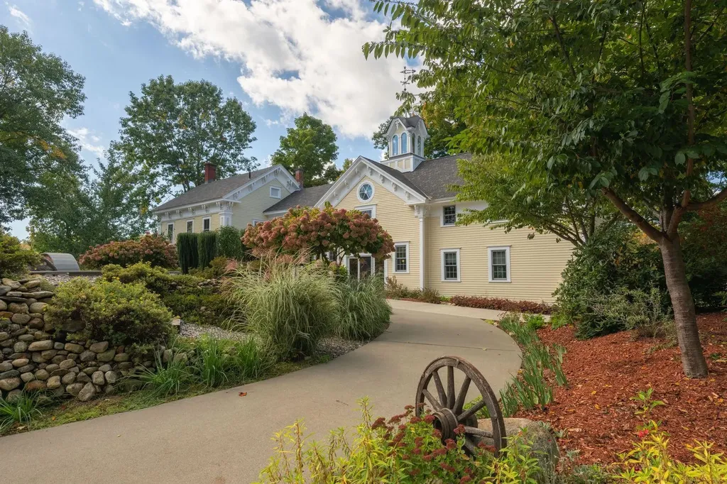 11 Cream Pot Hill Road Hinsdale NH 03451