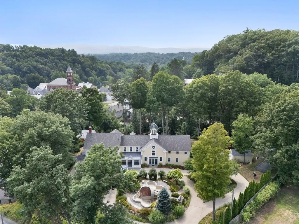 11 Cream Pot Hill Road Hinsdale NH 03451