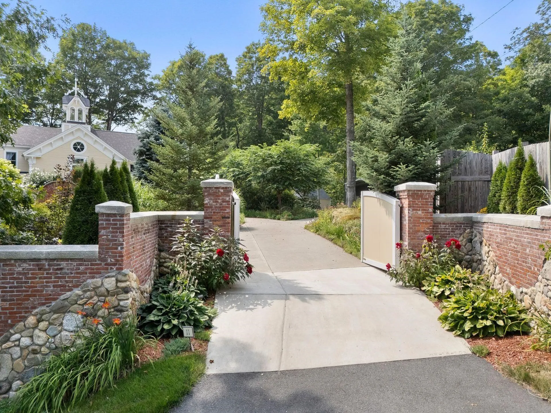 11 Cream Pot Hill Road Hinsdale NH 03451