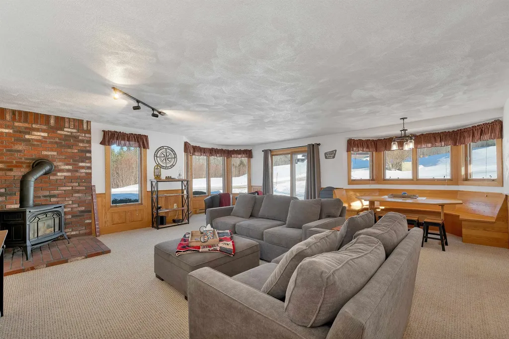 P61 Christmas Mountain Road Bartlett NH 03838