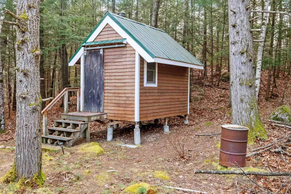 35 Merry Hill Road Barrington NH 03825