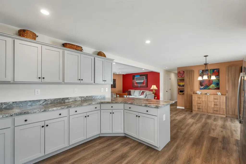 15-B Wildflower Lane Plymouth NH 03264