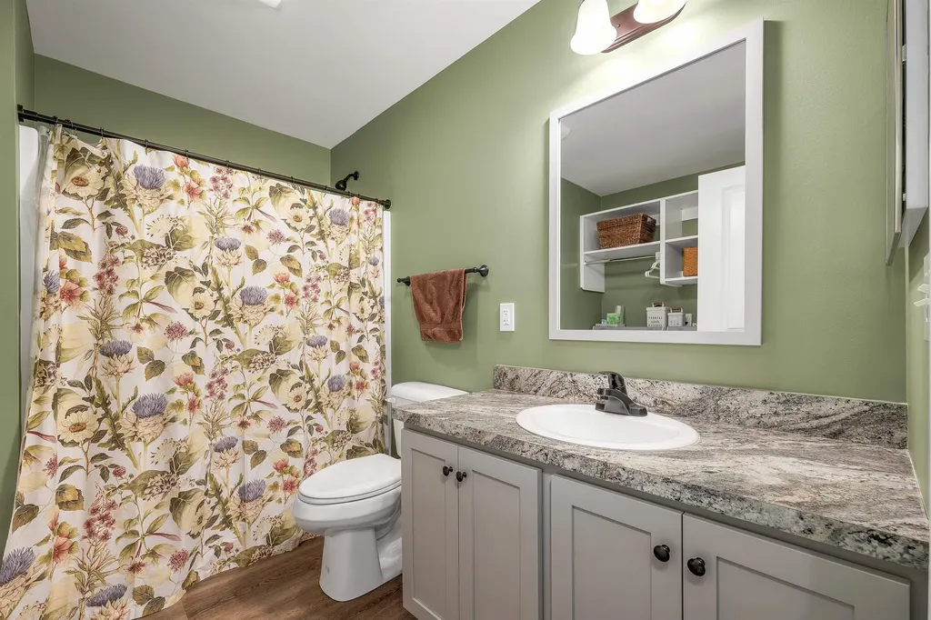 15-B Wildflower Lane Plymouth NH 03264