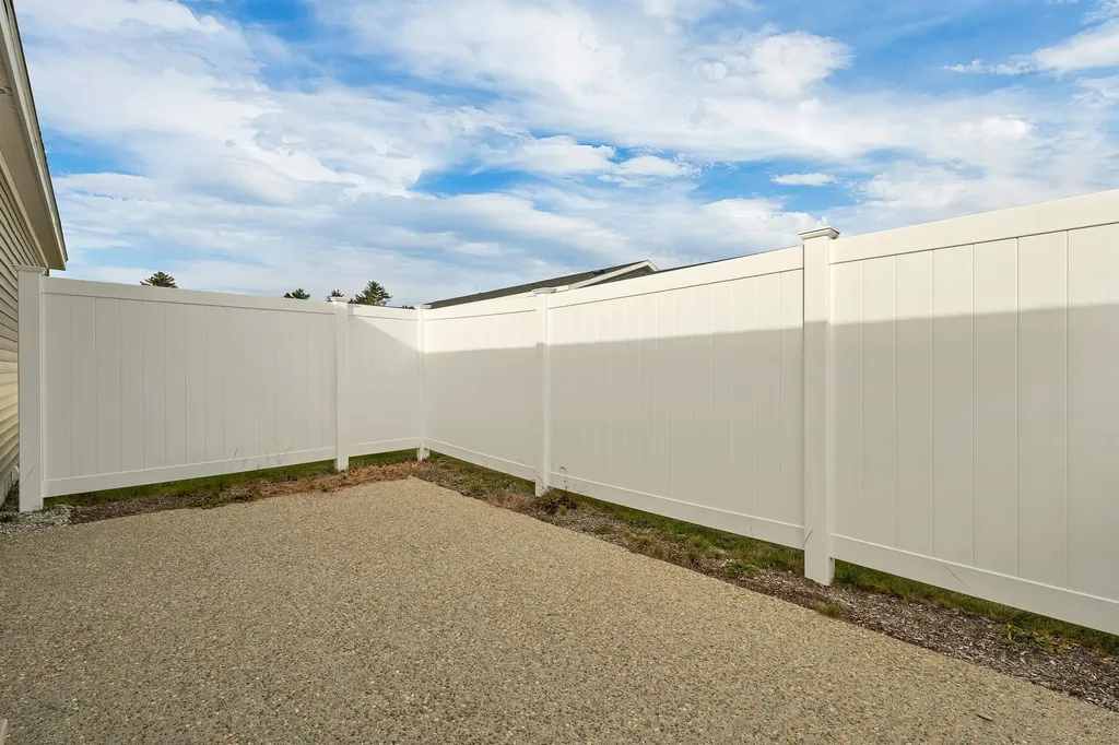 15-B Wildflower Lane Plymouth NH 03264