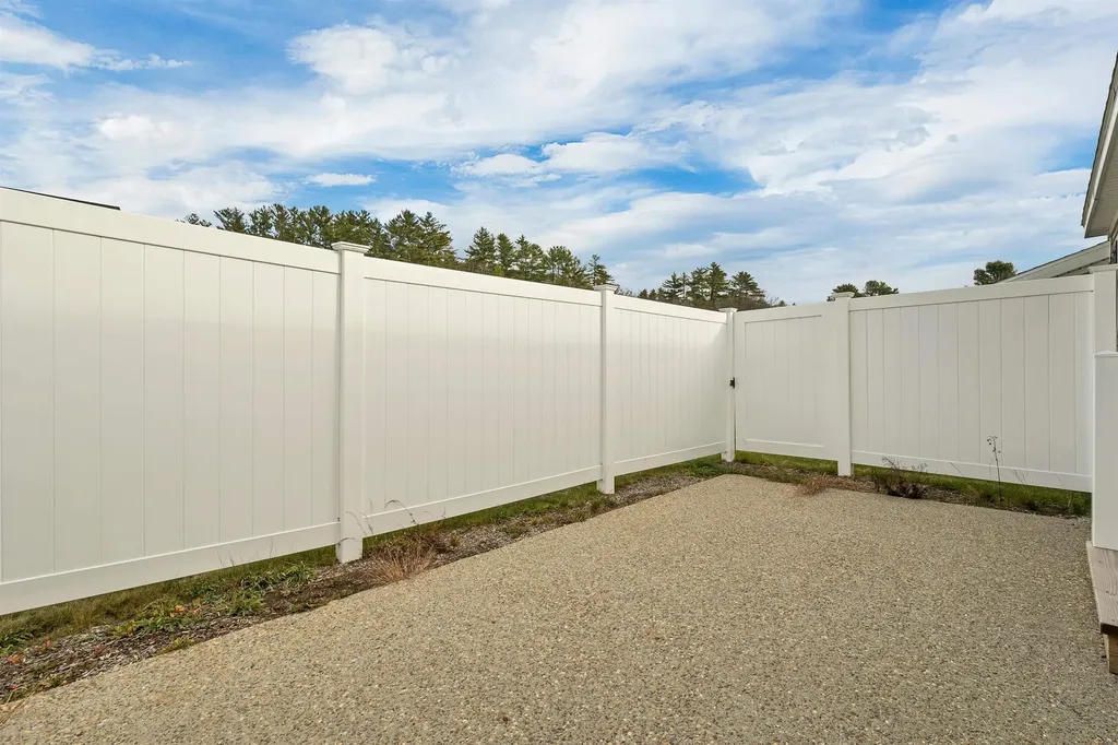 15-B Wildflower Lane Plymouth NH 03264