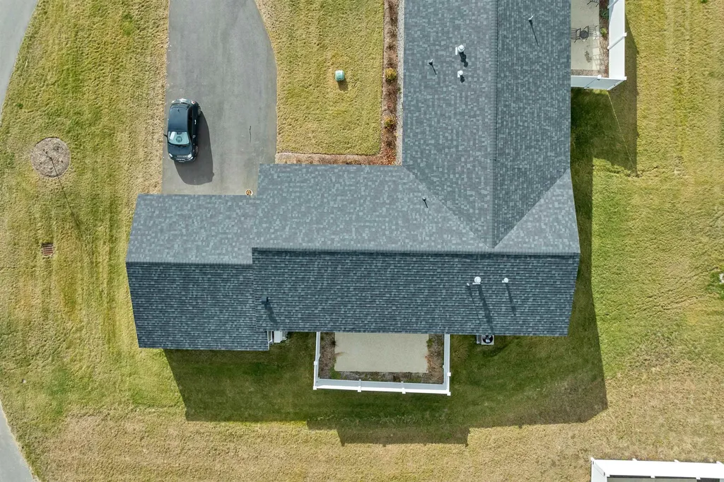 15-B Wildflower Lane Plymouth NH 03264