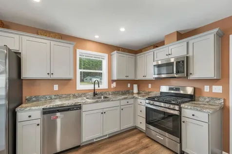 15-B Wildflower Lane Plymouth NH 03264