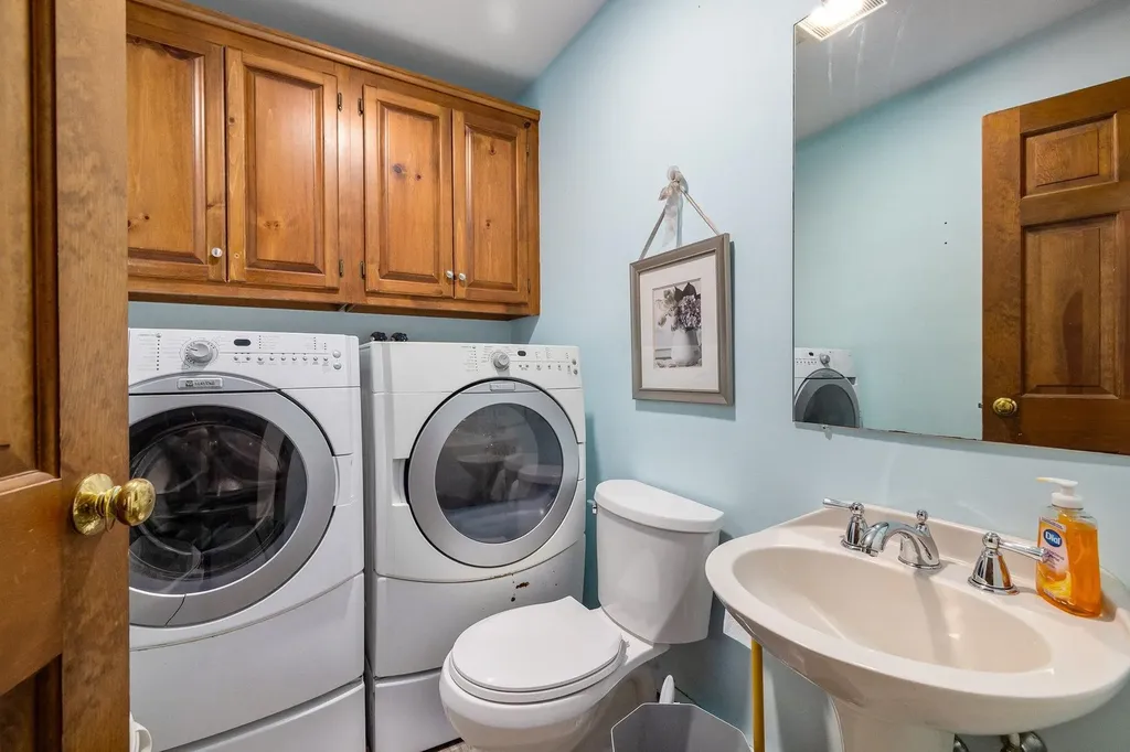 8 River Bend Circle Exeter NH 03833