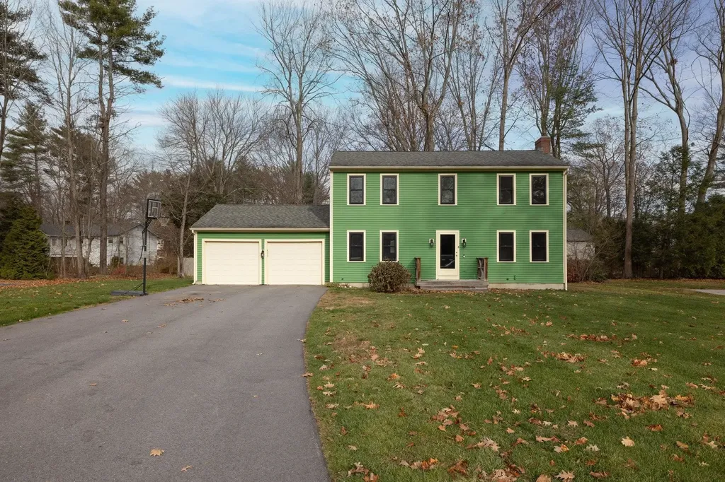 8 River Bend Circle Exeter NH 03833