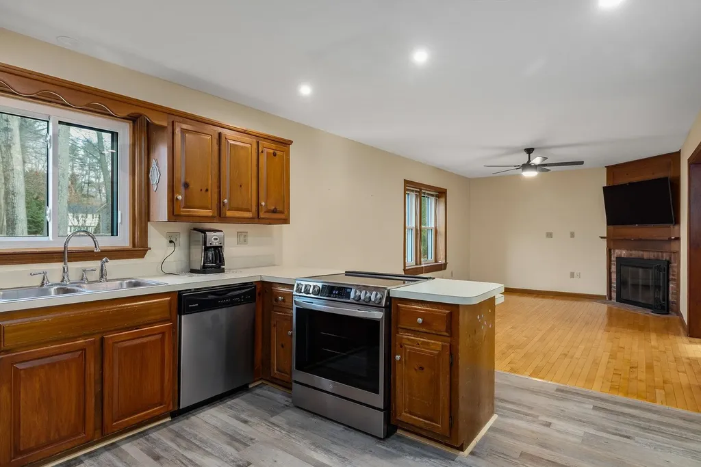8 River Bend Circle Exeter NH 03833