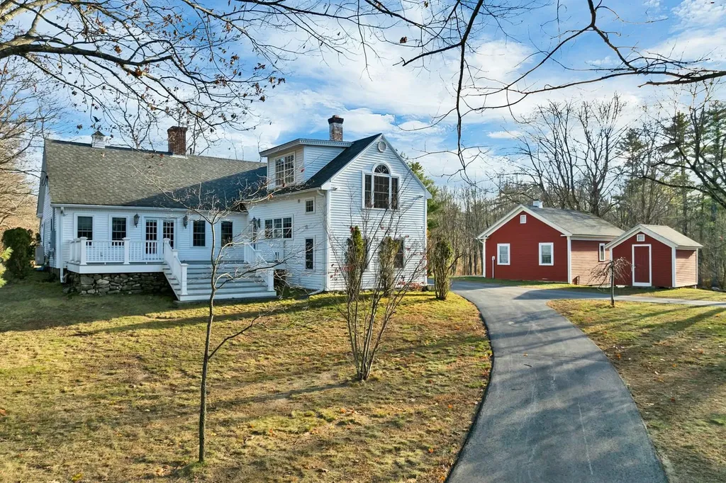 475 Governor Wentworth Highway Wolfeboro NH 03894