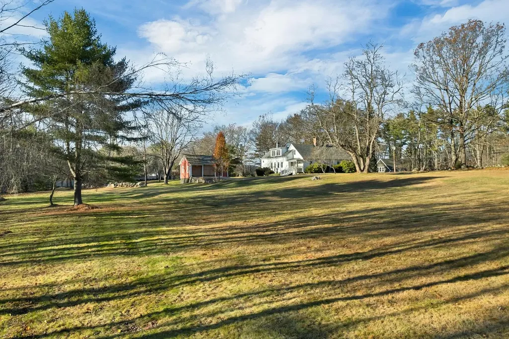 475 Governor Wentworth Highway Wolfeboro NH 03894