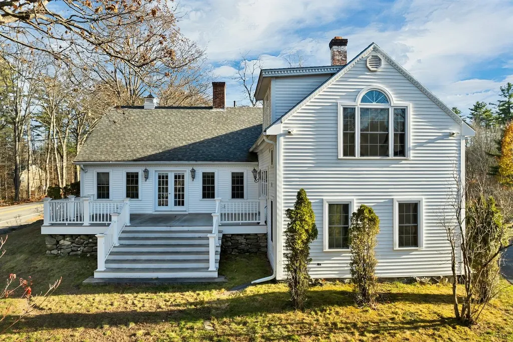 475 Governor Wentworth Highway Wolfeboro NH 03894