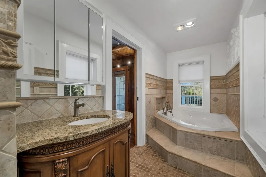 475 Governor Wentworth Highway Wolfeboro NH 03894