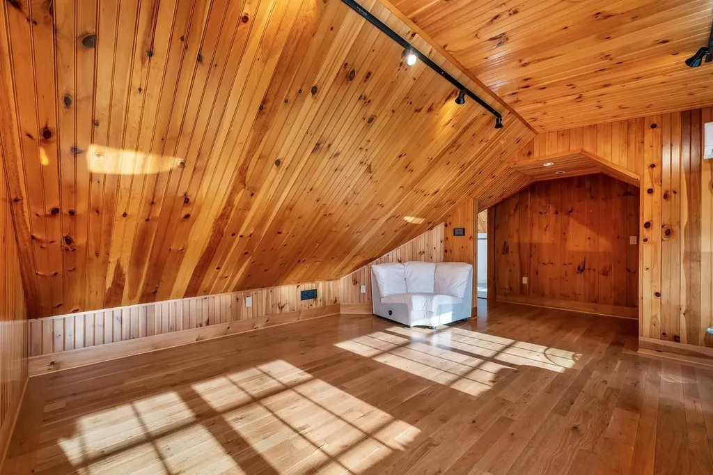 475 Governor Wentworth Highway Wolfeboro NH 03894