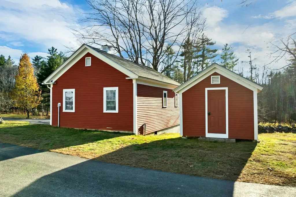 475 Governor Wentworth Highway Wolfeboro NH 03894