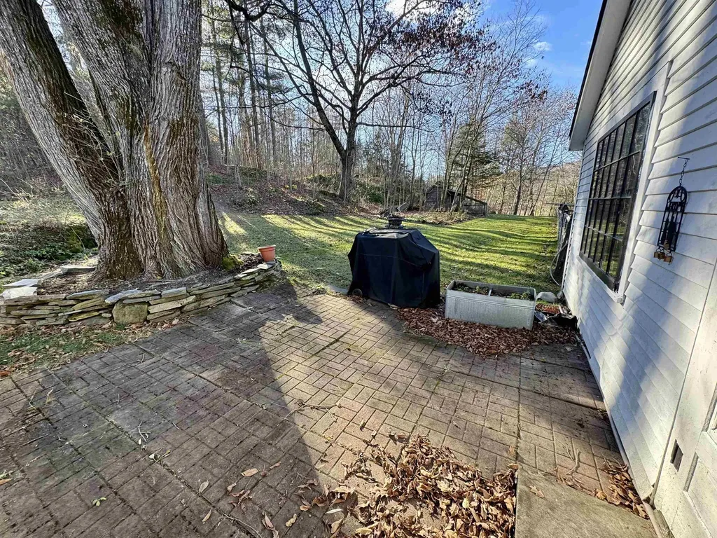 999 Upper Plain Bradford VT 05033