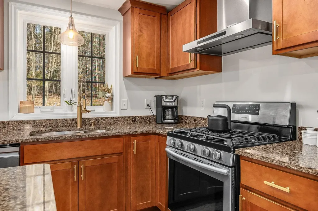 85 Priest Road Nottingham NH 03290