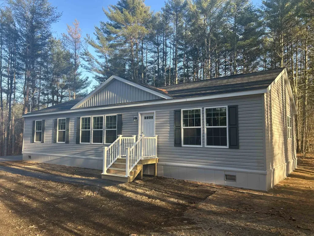 125 Cochecho Road Farmington NH 03835