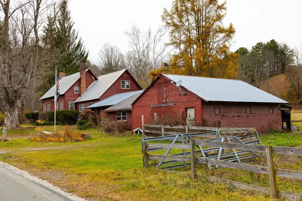 298 Jenneville Road Hartland VT 05048