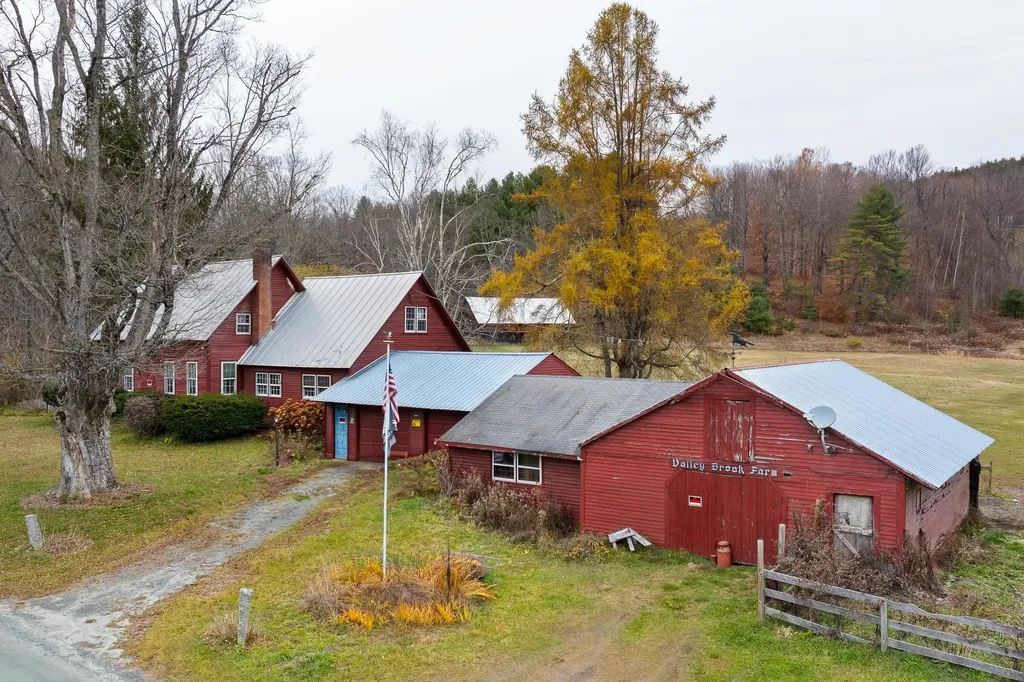 298 Jenneville Road Hartland VT 05048