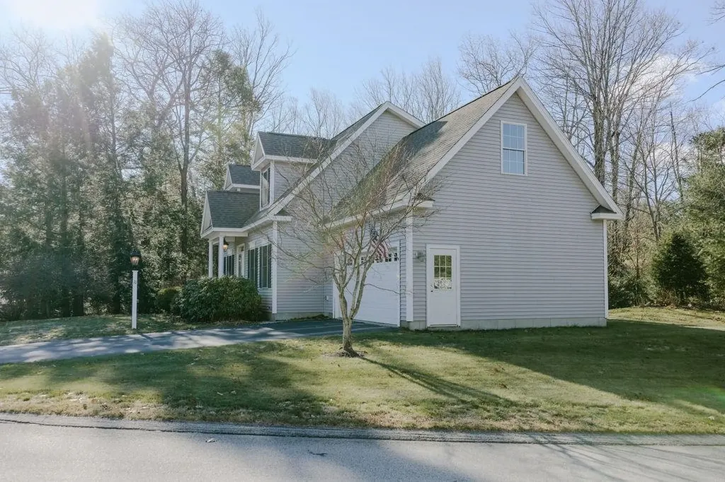 11 Legacy Lane Peterborough NH 03458