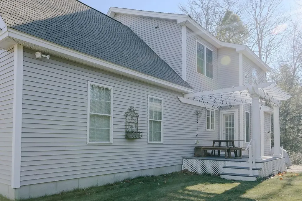 11 Legacy Lane Peterborough NH 03458