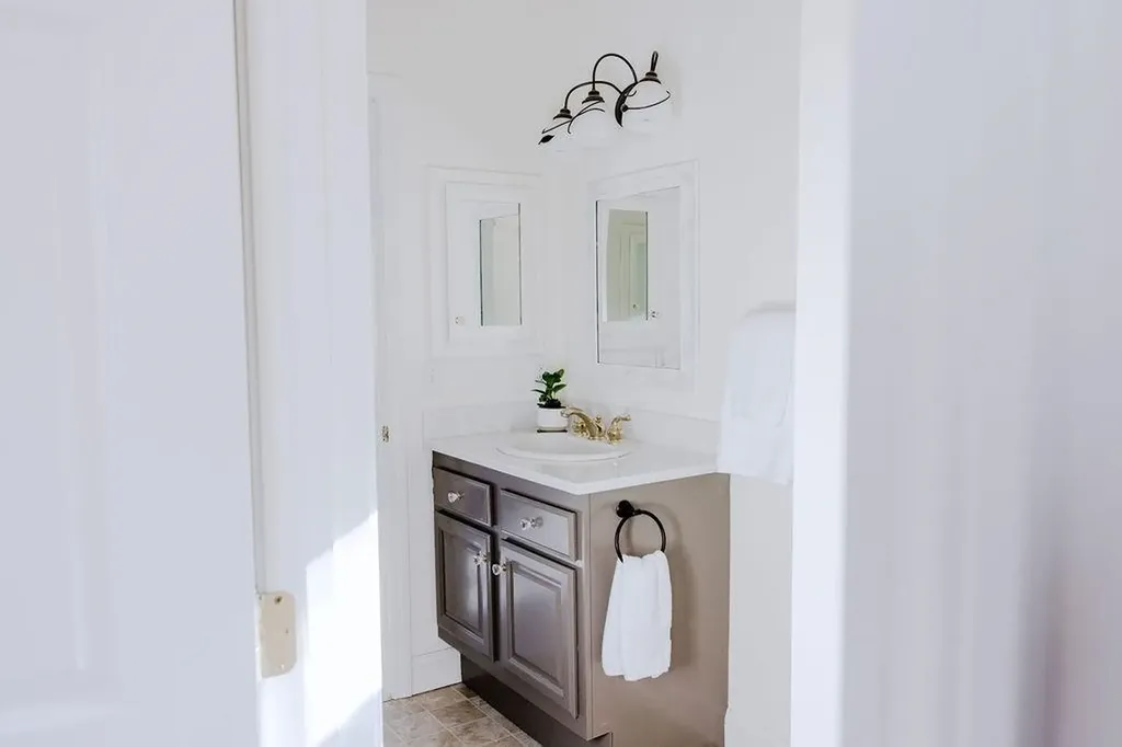 11 Legacy Lane Peterborough NH 03458