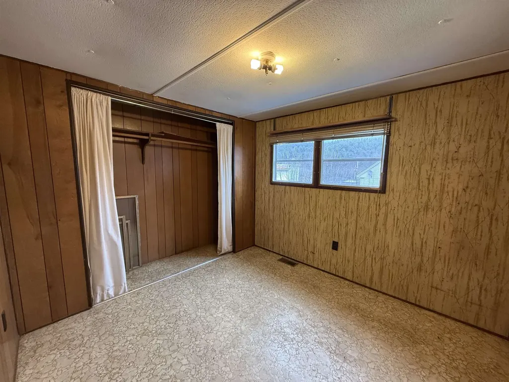 30 Moutain Avenue St. Johnsbury VT 05819