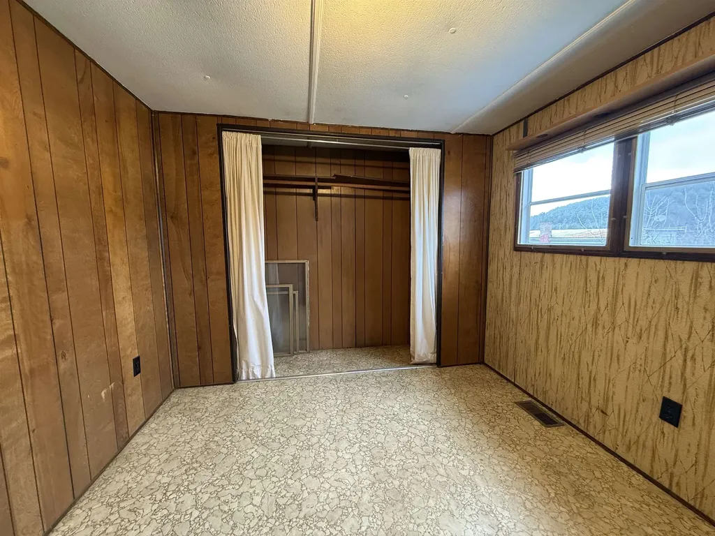 30 Moutain Avenue St. Johnsbury VT 05819