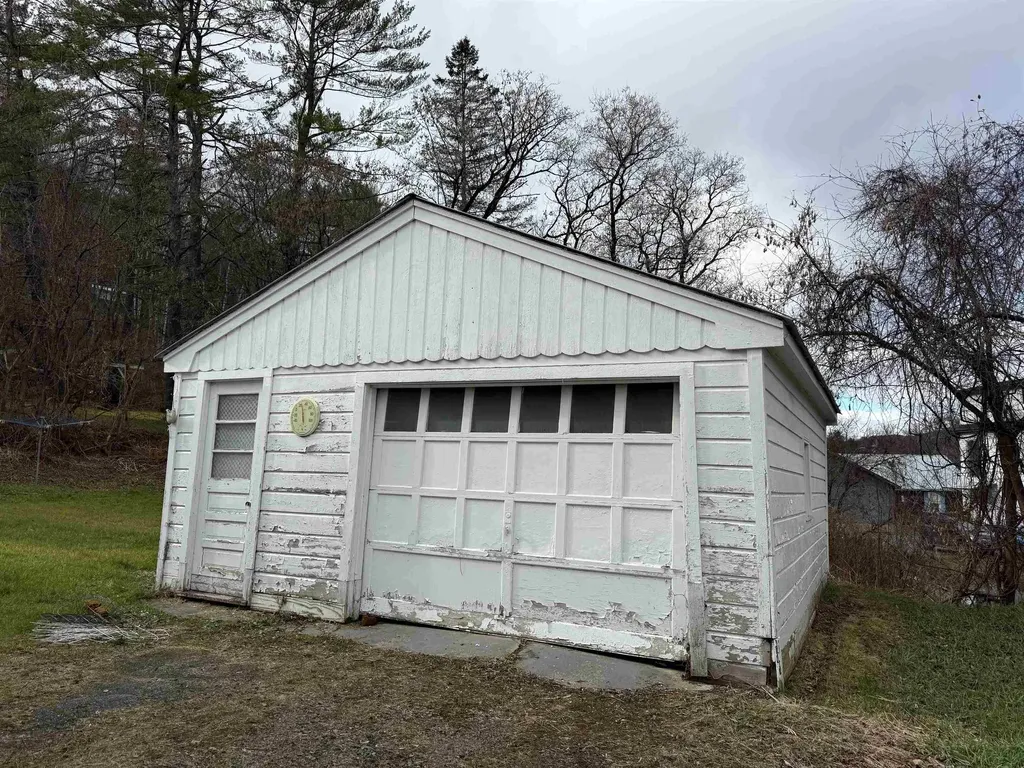 30 Moutain Avenue St. Johnsbury VT 05819