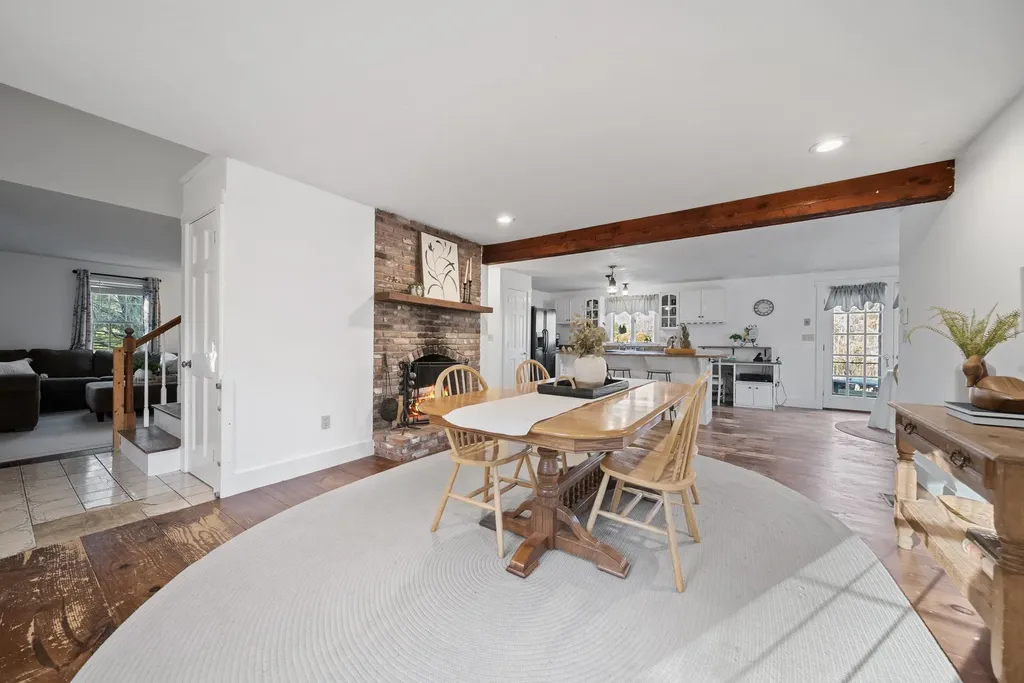 73 Pine Street Danville NH 03819