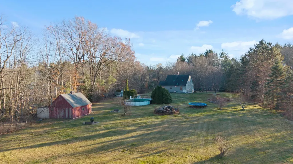 73 Pine Street Danville NH 03819