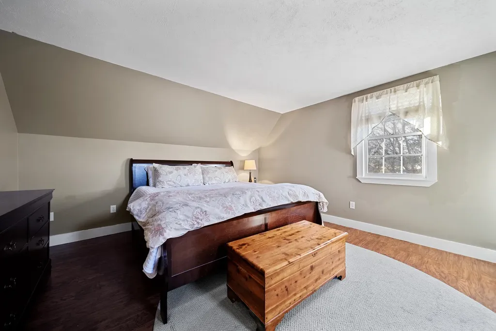 73 Pine Street Danville NH 03819